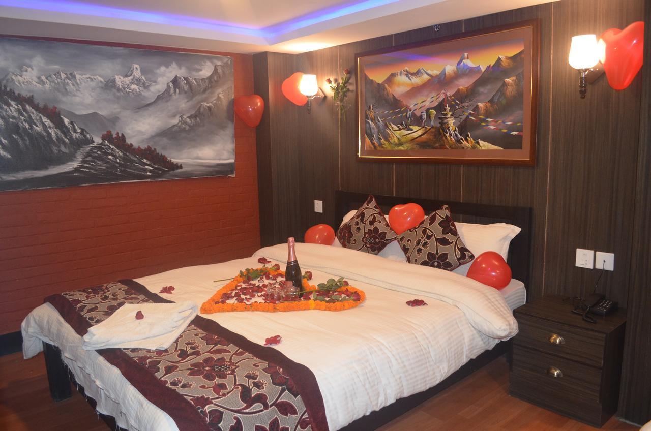 Hotel Holiday Inn Kathmandu Ngoại thất bức ảnh