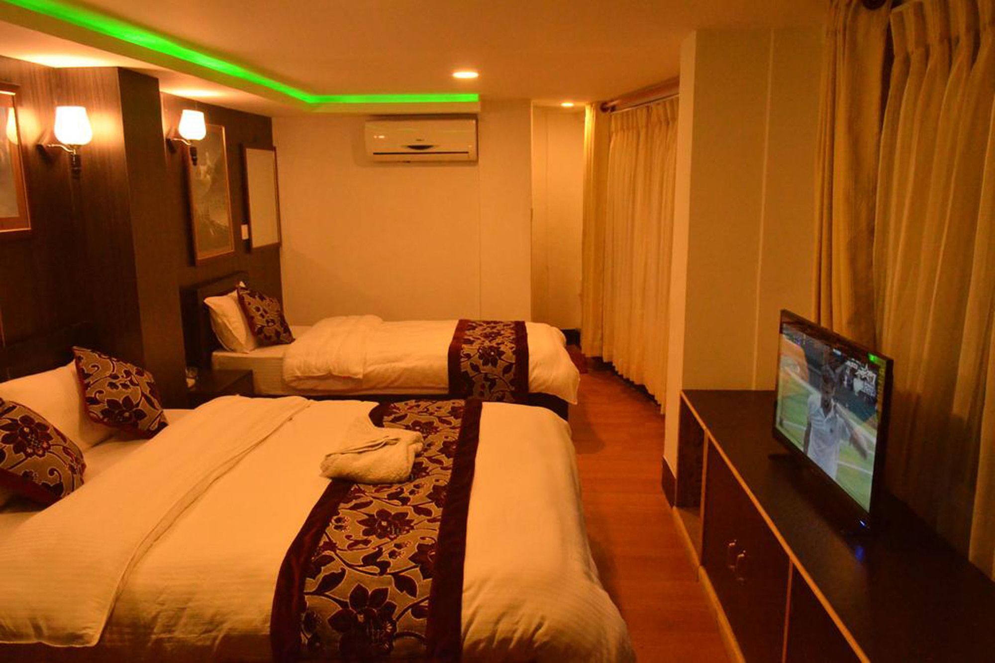Hotel Holiday Inn Kathmandu Ngoại thất bức ảnh