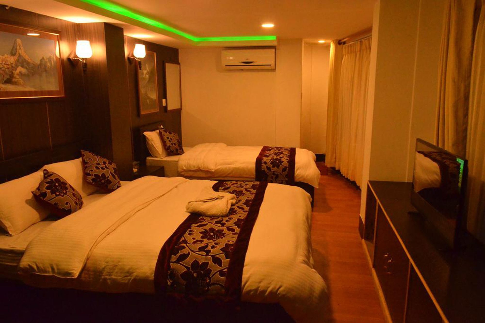 Hotel Holiday Inn Kathmandu Ngoại thất bức ảnh