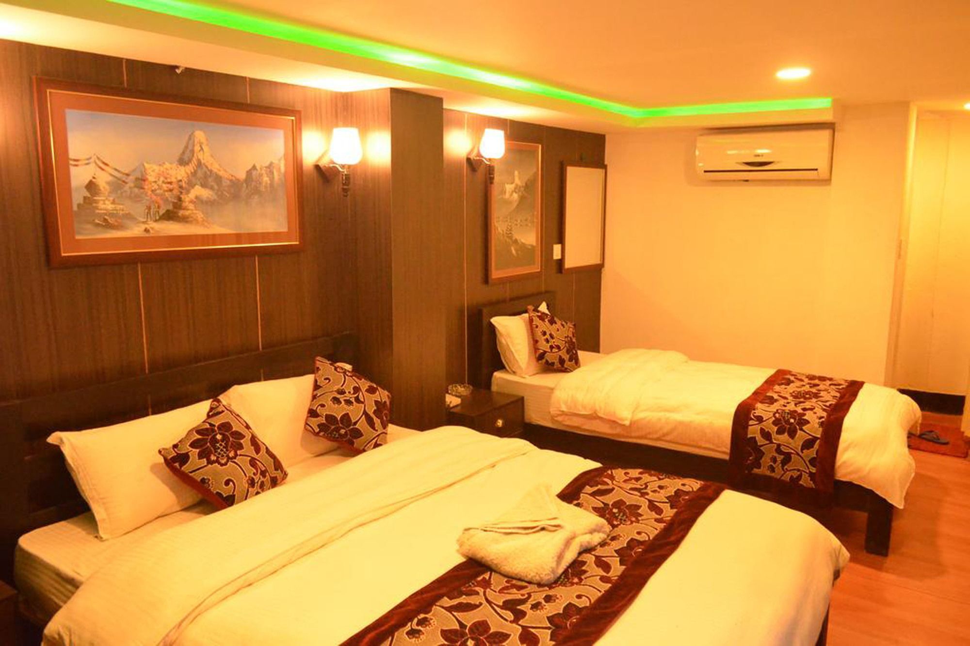Hotel Holiday Inn Kathmandu Ngoại thất bức ảnh
